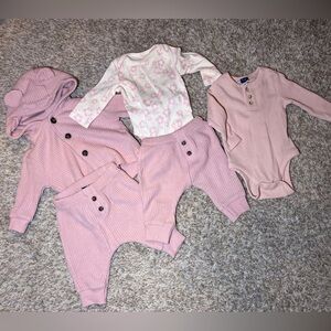 OLD NAVY Baby Girl Pant & Long Sleeve Bundle. Size 0-3